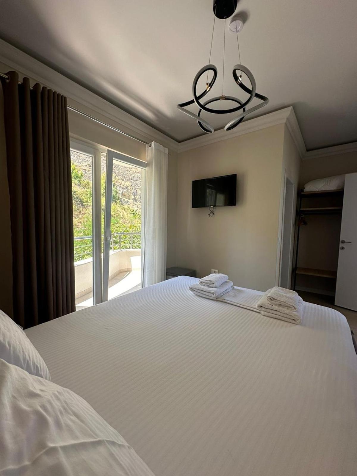 Hotel Demoli Pogradec Exterior foto