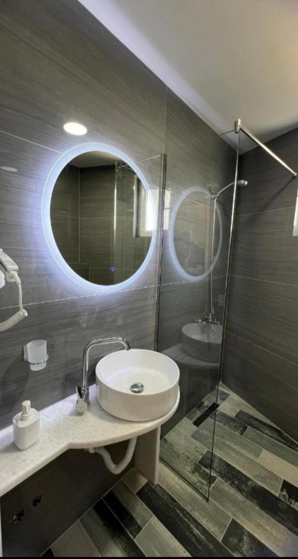 Hotel Demoli Pogradec Exterior foto